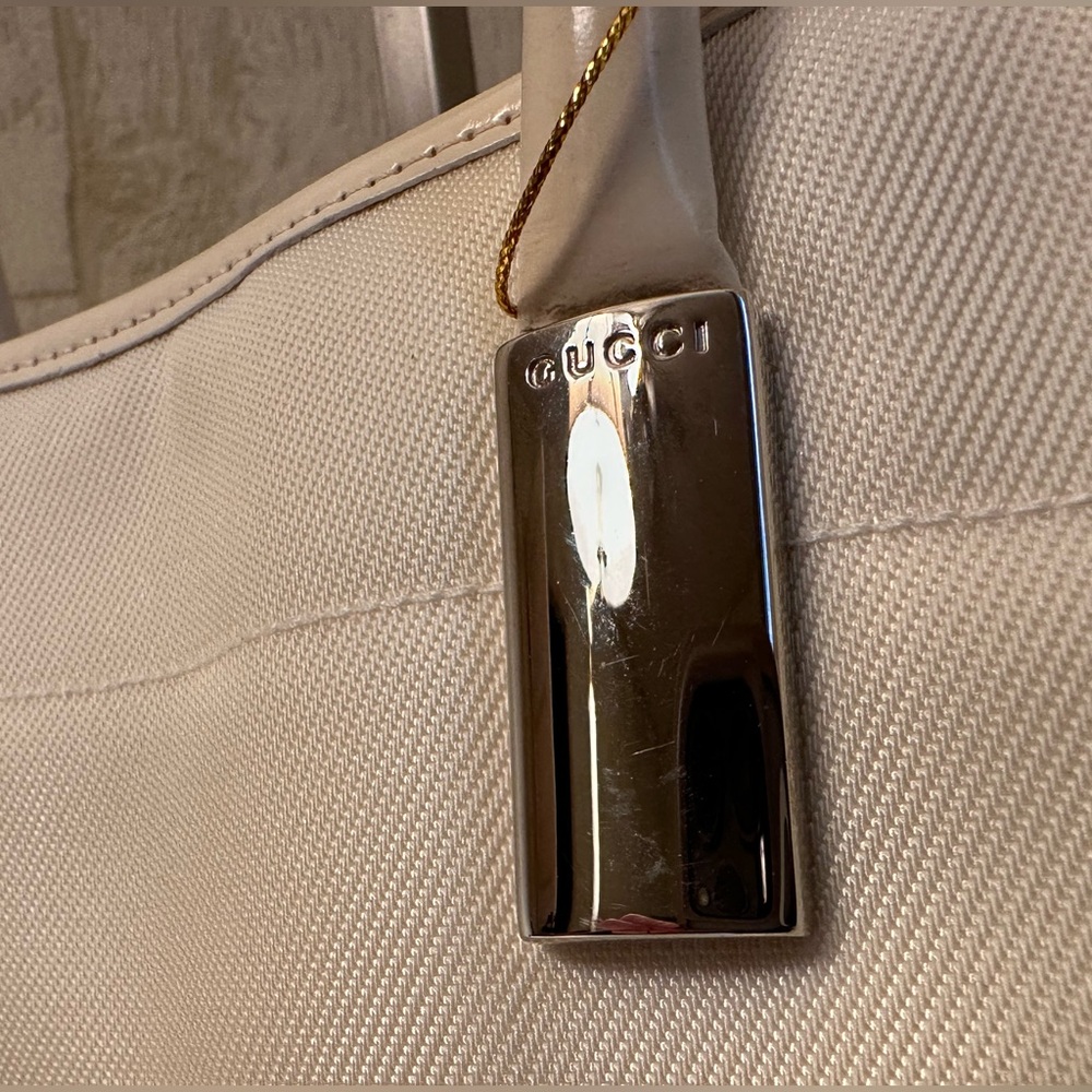 GUCCI Vintage Nylon Tote Bag in White/Ivory - Picture 3 of 11